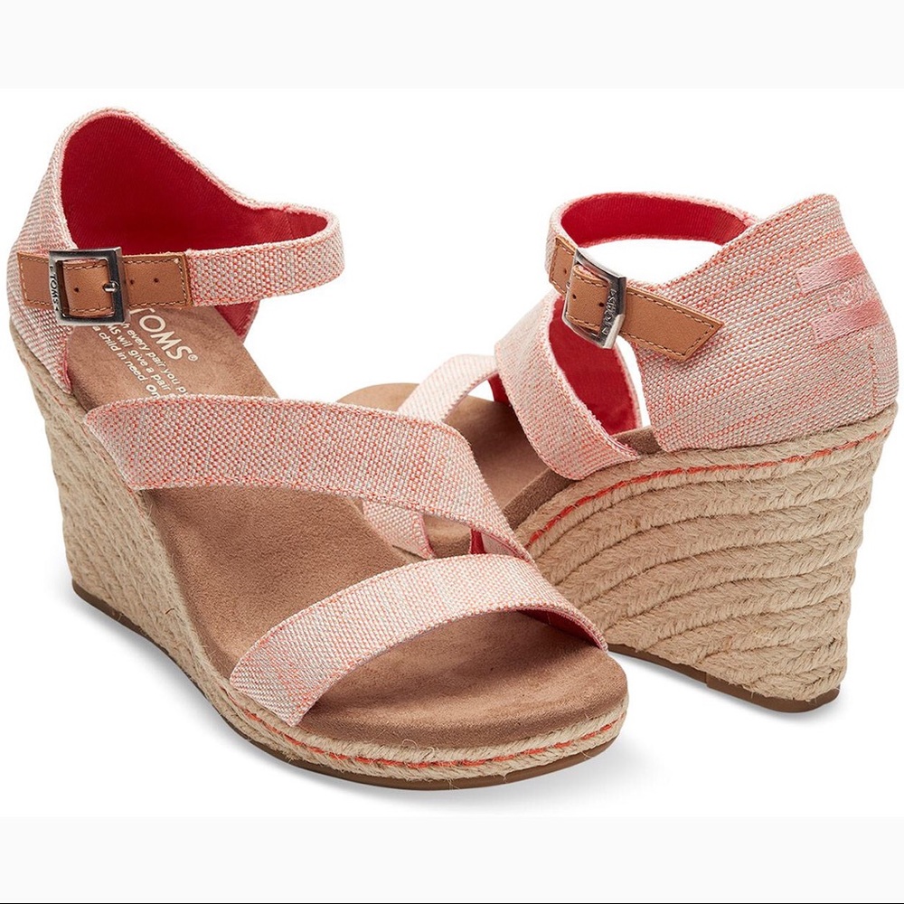 NWOT Toms Clarissa wedges
